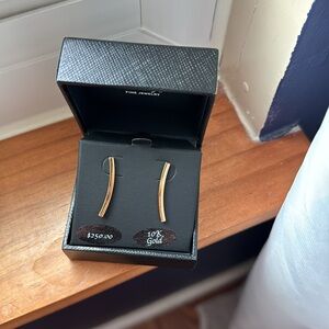 NWT/box Polished Curved Bar Ear Climber in 10k Gold